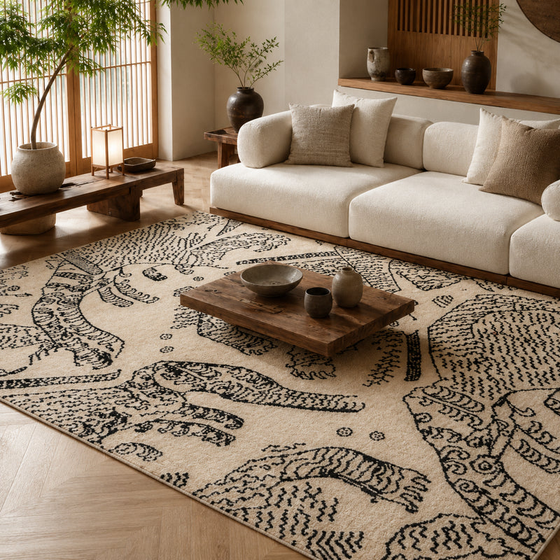 Tapis salon asiatique graphique fond écru et motifs tigres noirs – Kaïro #couleur_beige