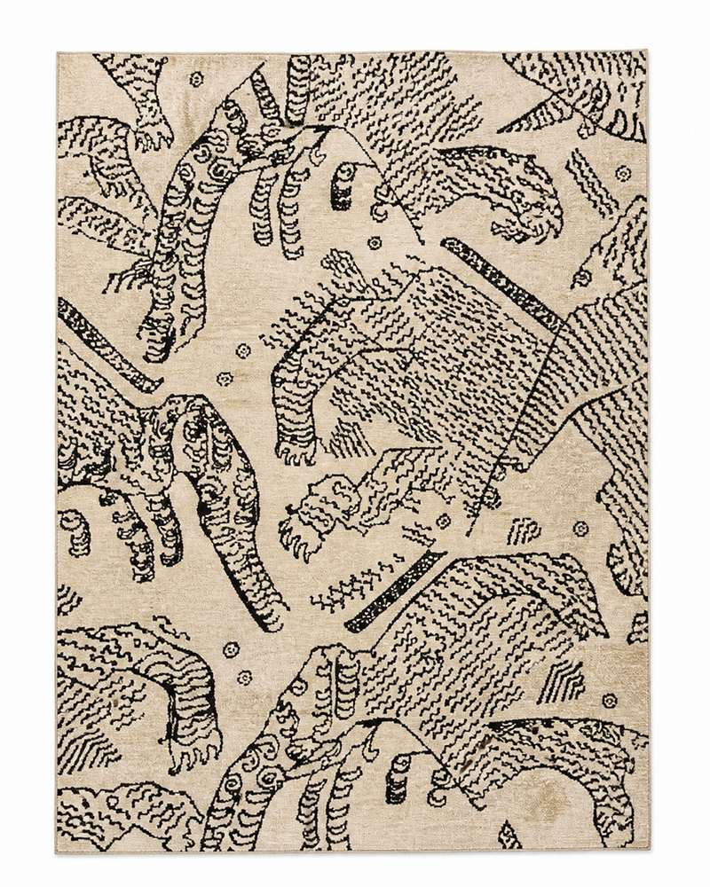 Tapis salon asiatique graphique fond écru et motifs tigres noirs – Kaïro #couleur_beige
